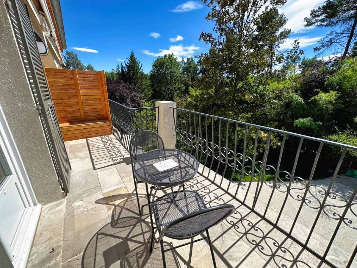 Le Repos Du Keyrie Hotel Saint-Marc-Jaumegarde Exterior foto