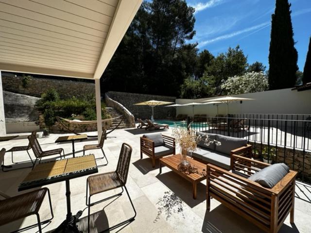 Le Repos Du Keyrie Hotel Saint-Marc-Jaumegarde Exterior foto