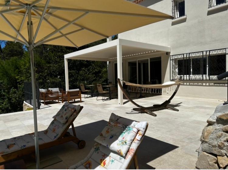 Le Repos Du Keyrie Hotel Saint-Marc-Jaumegarde Exterior foto